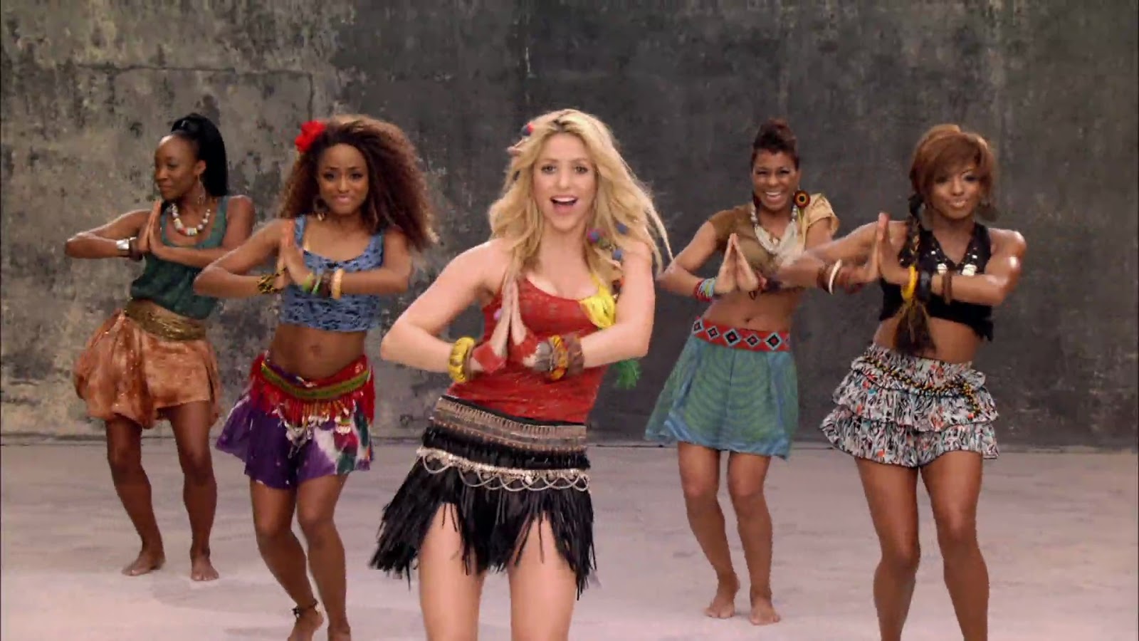 http://4.bp.blogspot.com/-m1NFNwthb4M/UKp3bToUl4I/AAAAAAAAABw/eeUhF8PGTxE/s1600/Shakira-Waka-Waka-Song.jpg