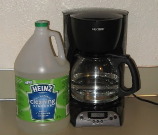 How Much Vinegar Does It Take To Clean A Coffee Maker? Top Off My Coffee Please