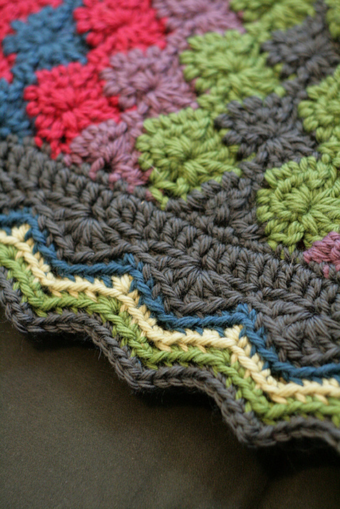 Crochet ripple edge, tutorial (photo by Mim Knits) | Happy in Red Crochet ripple edge, tutorial (photo by Mim Knits) | Happy in Red