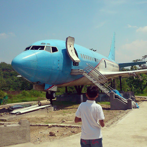 Pesawat di Lembah Kalipancur – Greenwood
