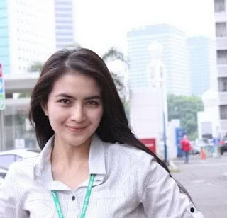 profil kadek devi