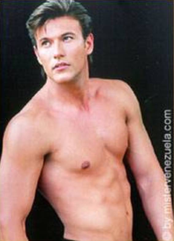 Luis Manzano Shirtless