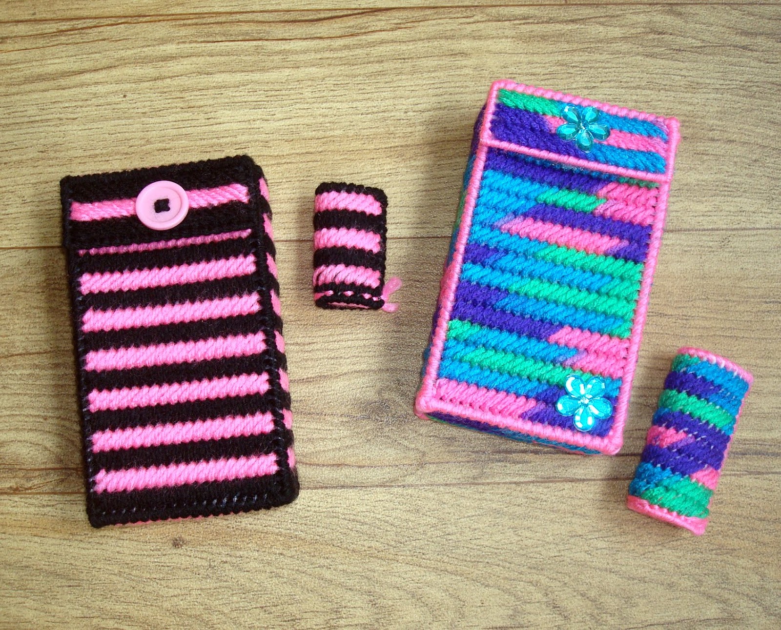 Dlys Hooks and Yarns