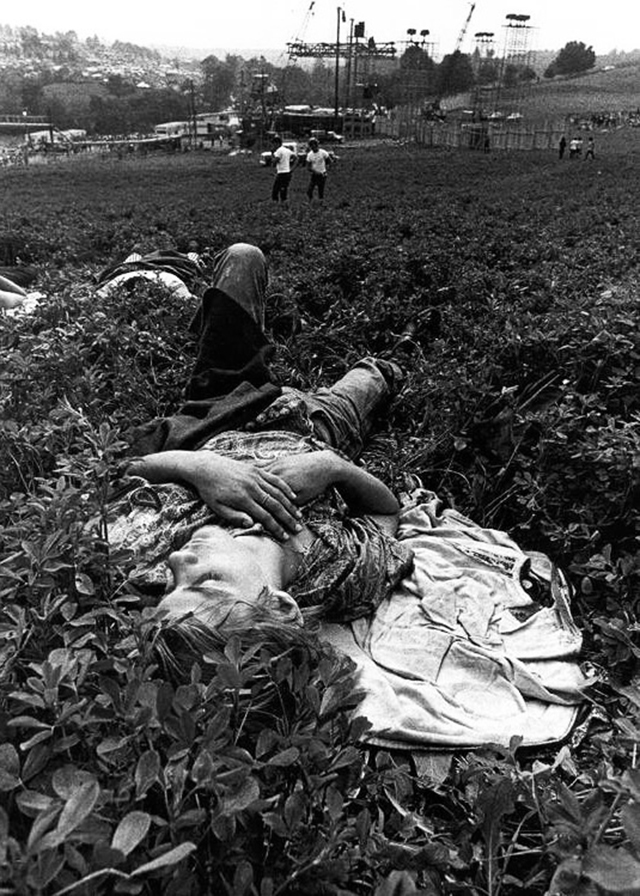 a history of the woodstock festival in american rock and roll music That’s what happened to bobbi and nick ercoline when they attended a music festival on a farm in bethel, new york, in 1969, and wound up, unknowingly, on the iconic album cover of woodstock on a friday night in august 1969, nick ercoline was tending bar in middletown, new york. a history of the woodstock festival in american rock and roll music That’s what happened to bobbi and nick ercoline when they attended a music festival on a farm in bethel, new york, in 1969, and wound up, unknowingly, on the iconic album cover of woodstock on a friday night in august 1969, nick ercoline was tending bar in middletown, new york.