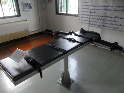 lethal-injection-bed-since-12-12-03-corrections-museum-bangkok-thailand.JPG