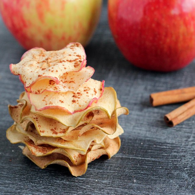 Kid Cultivation Easy Baked Cinnamon Apple Chips