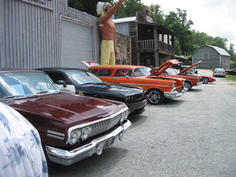 Hendersonville Antique Car Club Rides Again