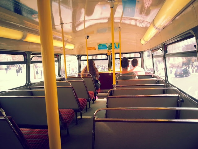 Londra-toplu-tasima-routemaster-inside-2