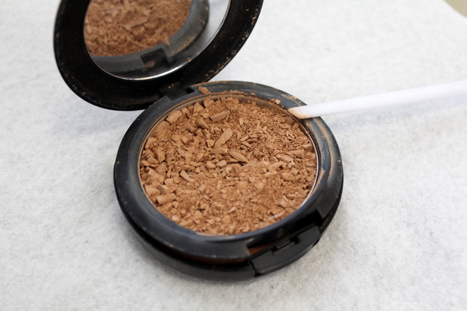 The Corporate Catwalk by Olivia diy fix your broken makeup compact