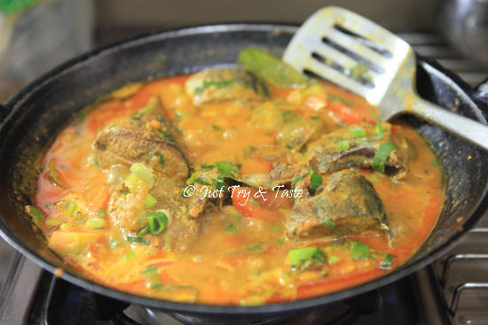 resep ikan tongkol masak woku belanga JTT