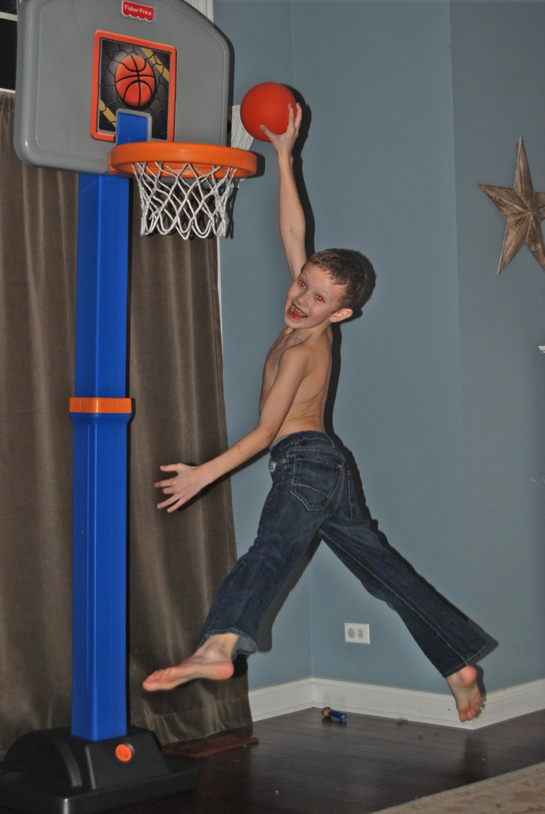 Yep, that's my 'living room' that is now a basketball court. title=