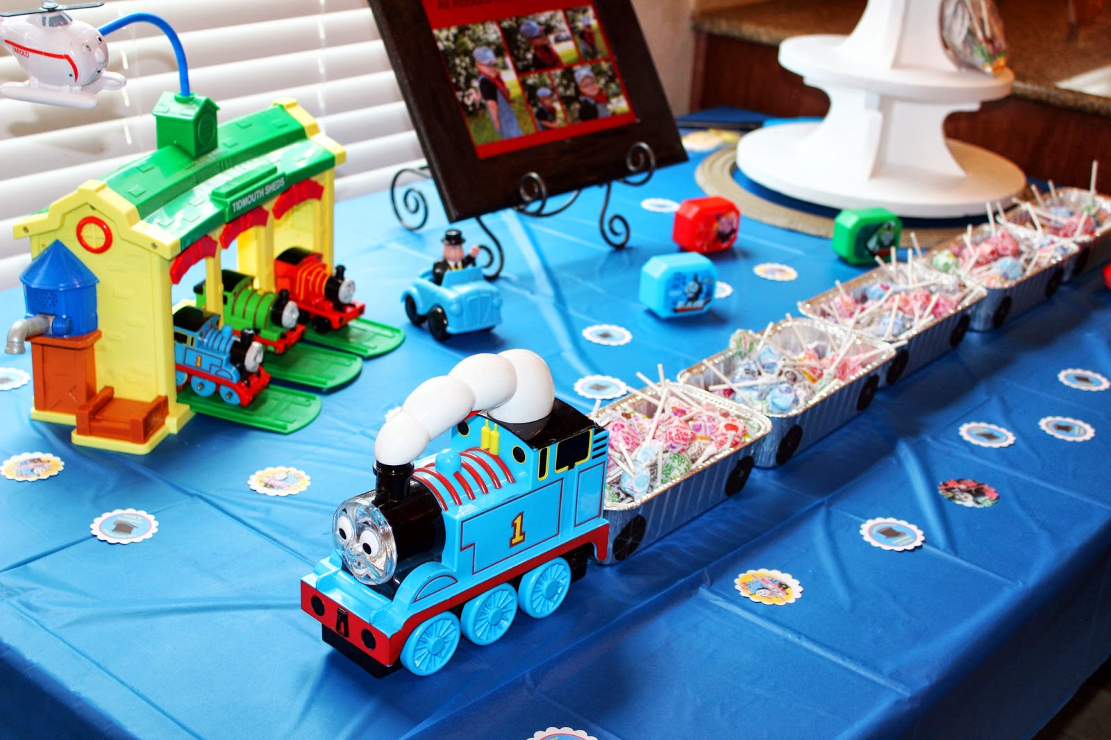 Kent Family Of 4 Garrett S Thomas The Train Party 3 Years Old