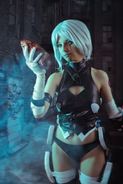 A bela cosplayer Helly von Valentine Helly von Valentine disharmonica deviantart cosplay modelo sensual animes