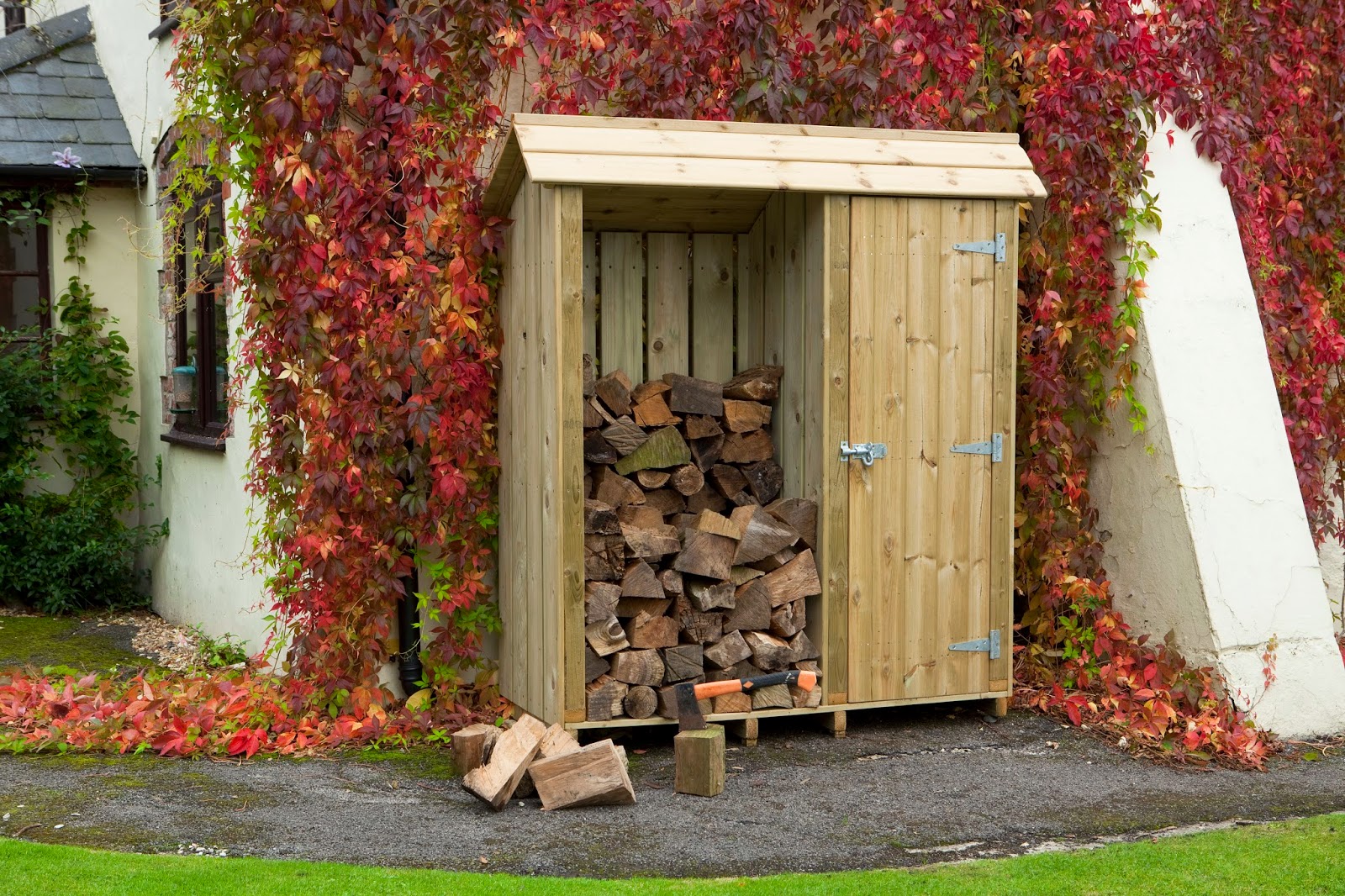 Dorset Log Stores Delivering a Dorset Log Store