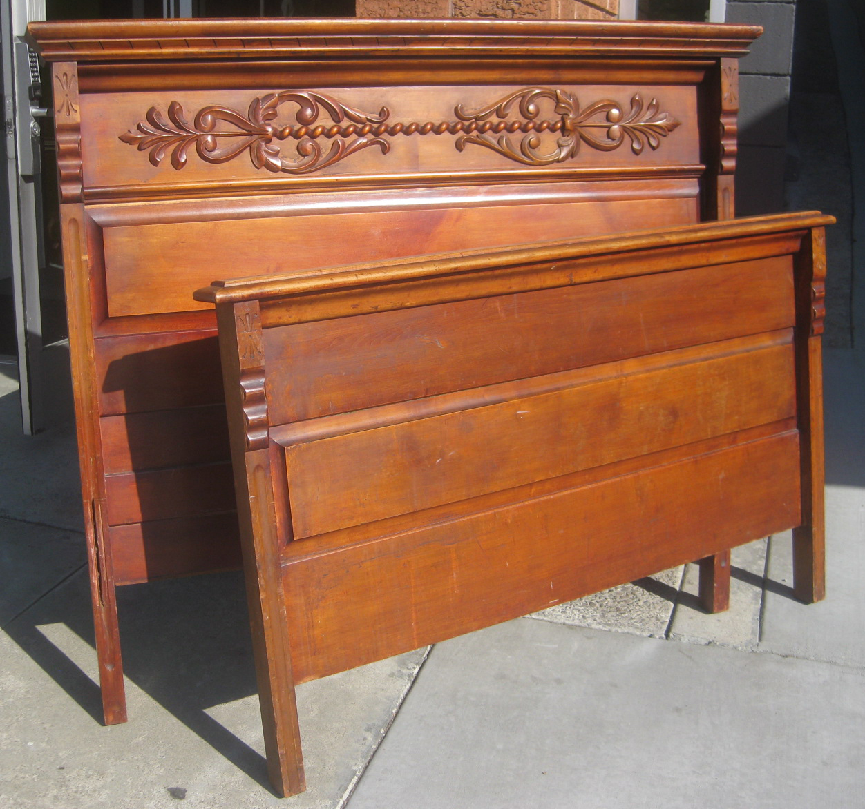 UHURU FURNITURE & COLLECTIBLES SOLD Full Victorian Bed Frame 250