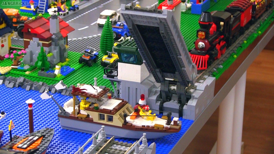 JANGBRiCKS LEGO reviews & MOCs Working LEGO train drawbridge MOC complete!
