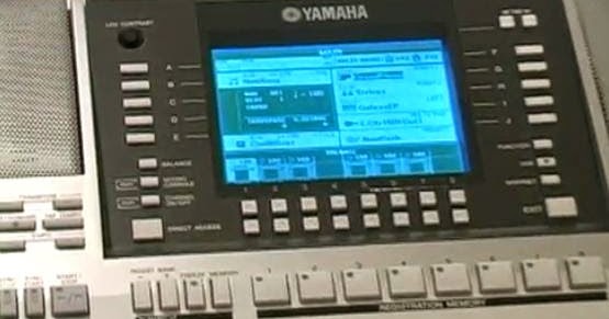 Dangdut organ tunggal panggung pantura