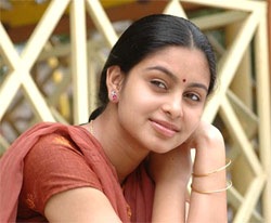 http://4.bp.blogspot.com/-mCFFkLv6mko/TaoJC03QzCI/AAAAAAAABAY/6FKaLc26zKM/s1600/Abinaya.jpg