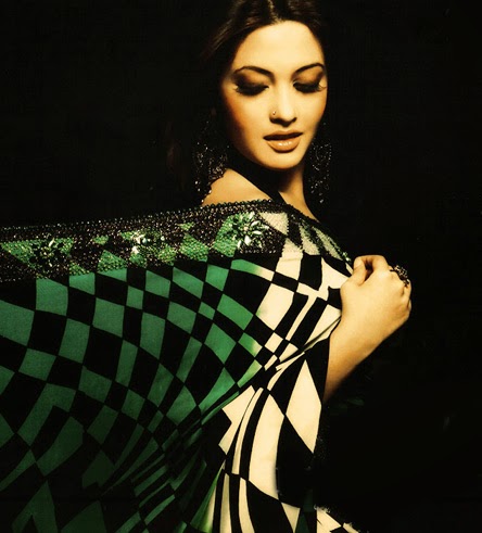 Riya Sen Latest Unseen Rare Hot Pics, Riya Sen looks very Sexy & Hot HD Pics Riya Sen hot sexy bollywood actress (diva) exposing her hot figure in black-white chechked saree