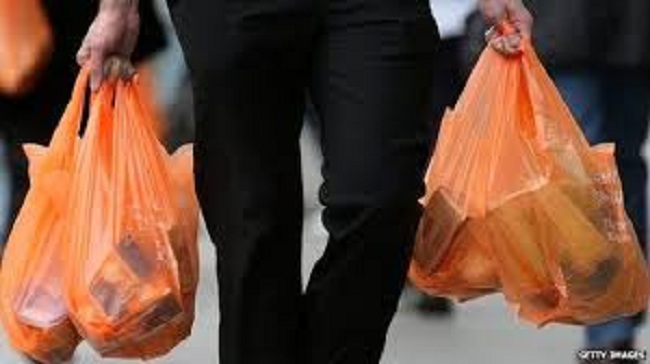 Τέλος οι πλαστικές σακούλες, αλλιώς 10 ευρώ χρέωση για το 2018 -Υπερδιπλάσια το 2019 Τέλος οι πλαστικές σακούλες, αλλιώς 10 ευρώ χρέωση για το 2018 -Υπερδιπλάσια το 2019