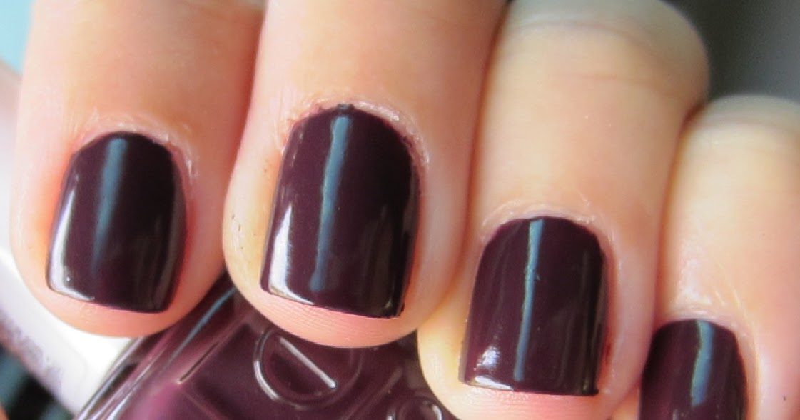 Liz Hearts Beauty! Essie Nail Lacquer in Carry On