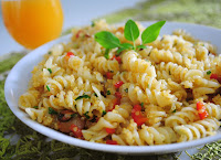 Macarrão Alho e Óleo com Quinua e Pimentão Macarrão Alho e Óleo com Quinua e Pimentão (vegana)