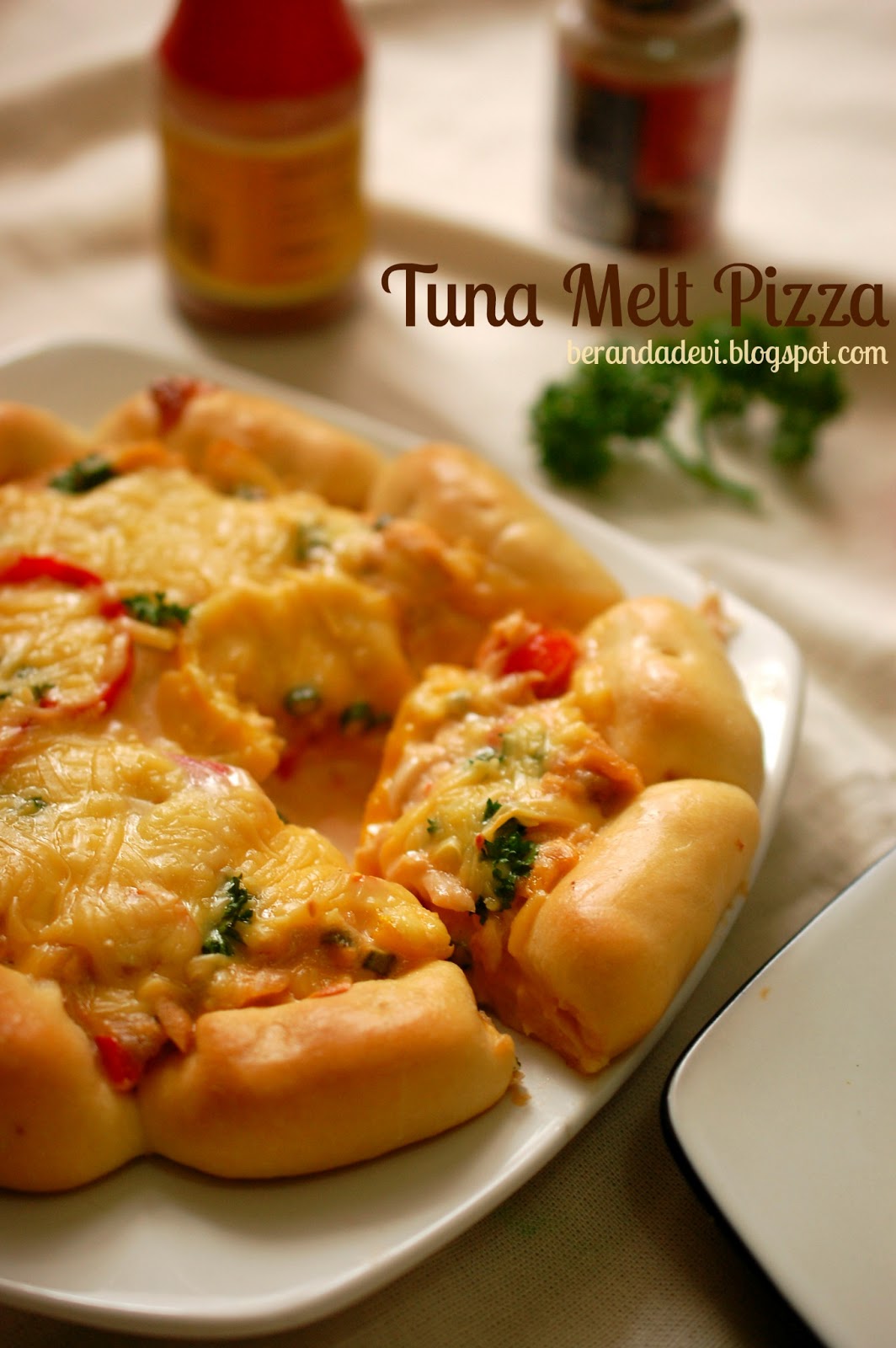 Beranda Devi Tuna Melt Pizza