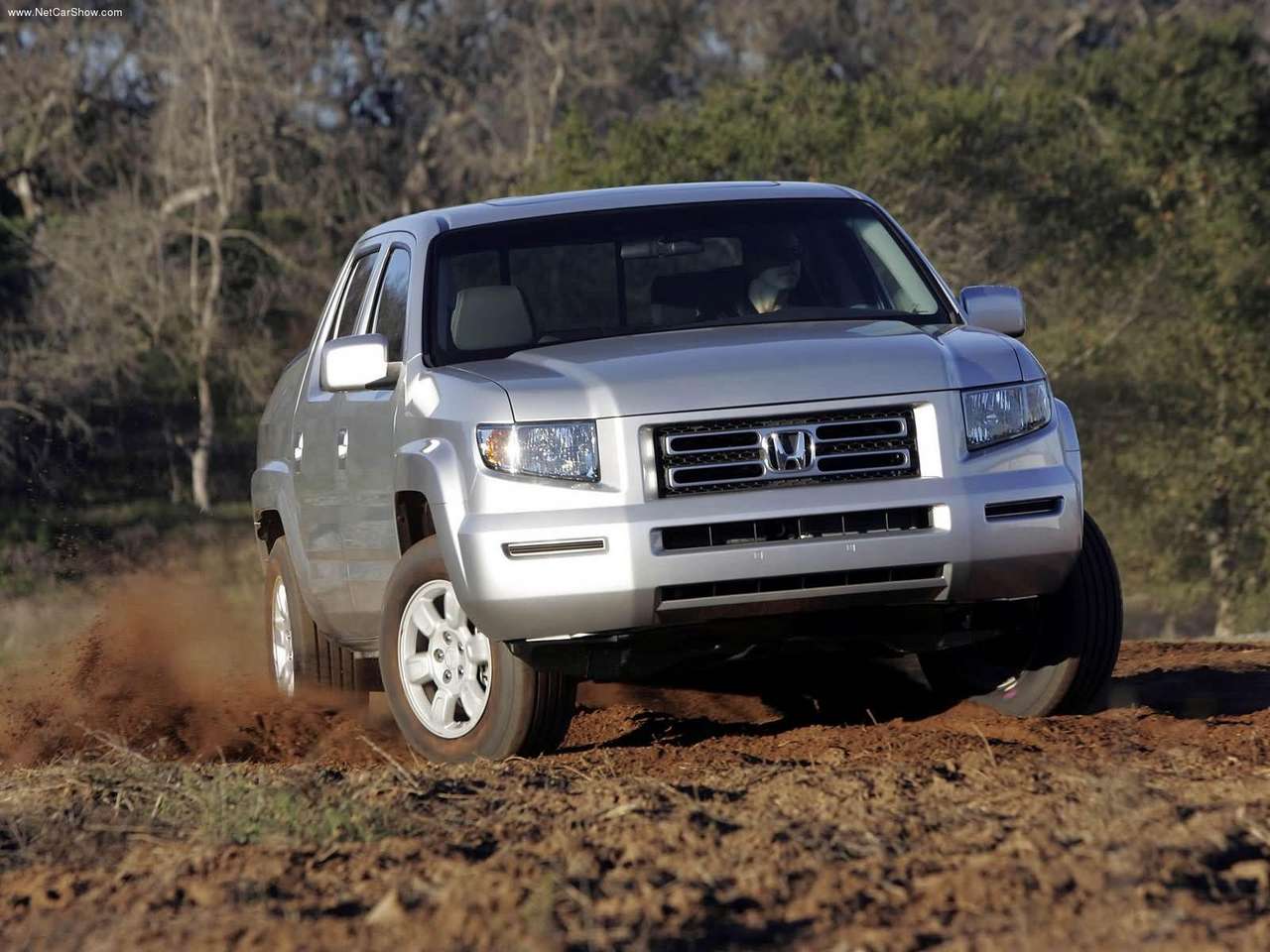http://4.bp.blogspot.com/-mEL1cSJmHf4/TZl2FQ1n9EI/AAAAAAAAFZA/LsQO3vwGa6o/s1600/Honda-Ridgeline_RTL_2006_1280x960_wallpaper_07.jpg