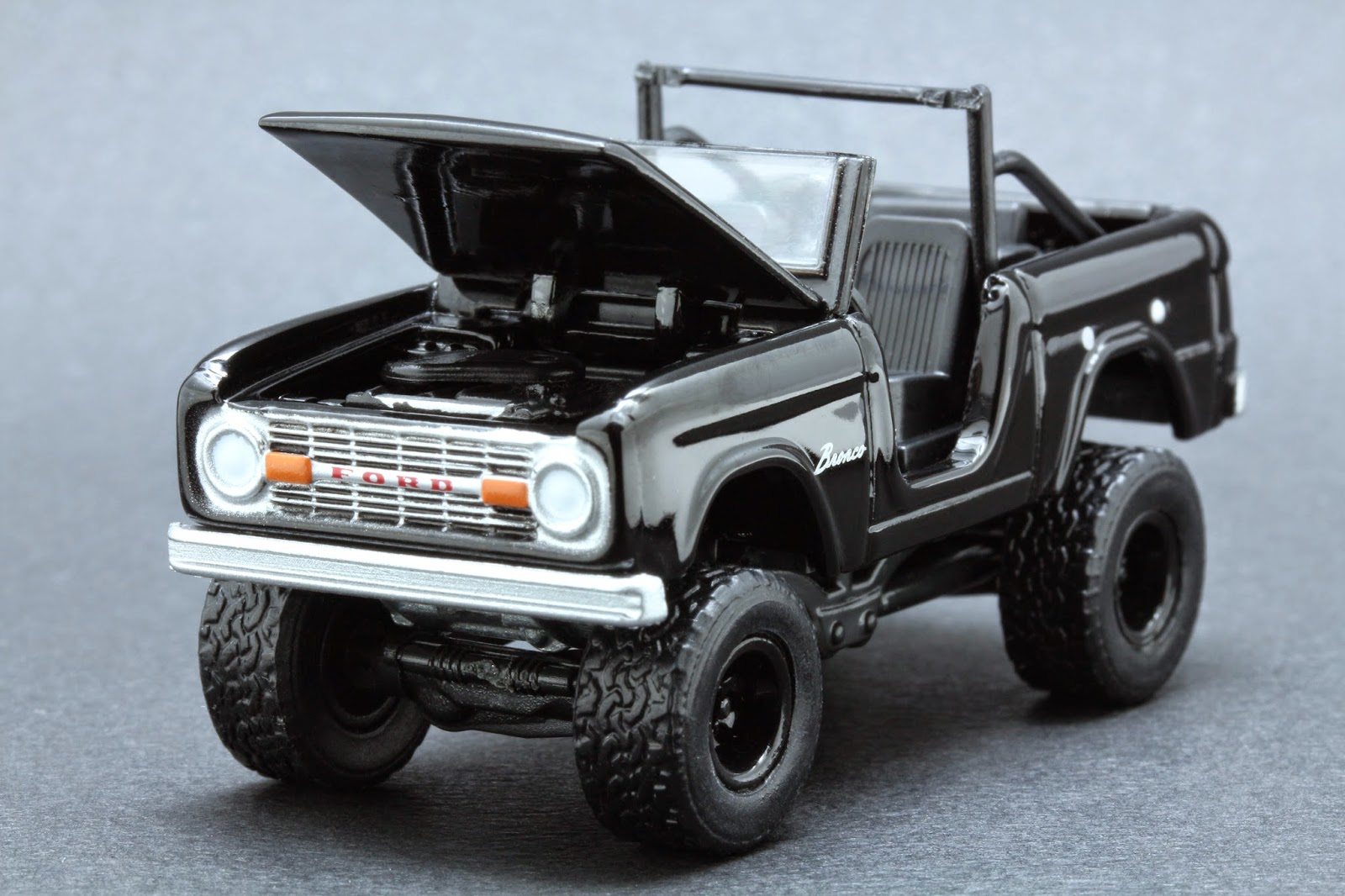 Diecast Hobbist 1970 Ford Bronco