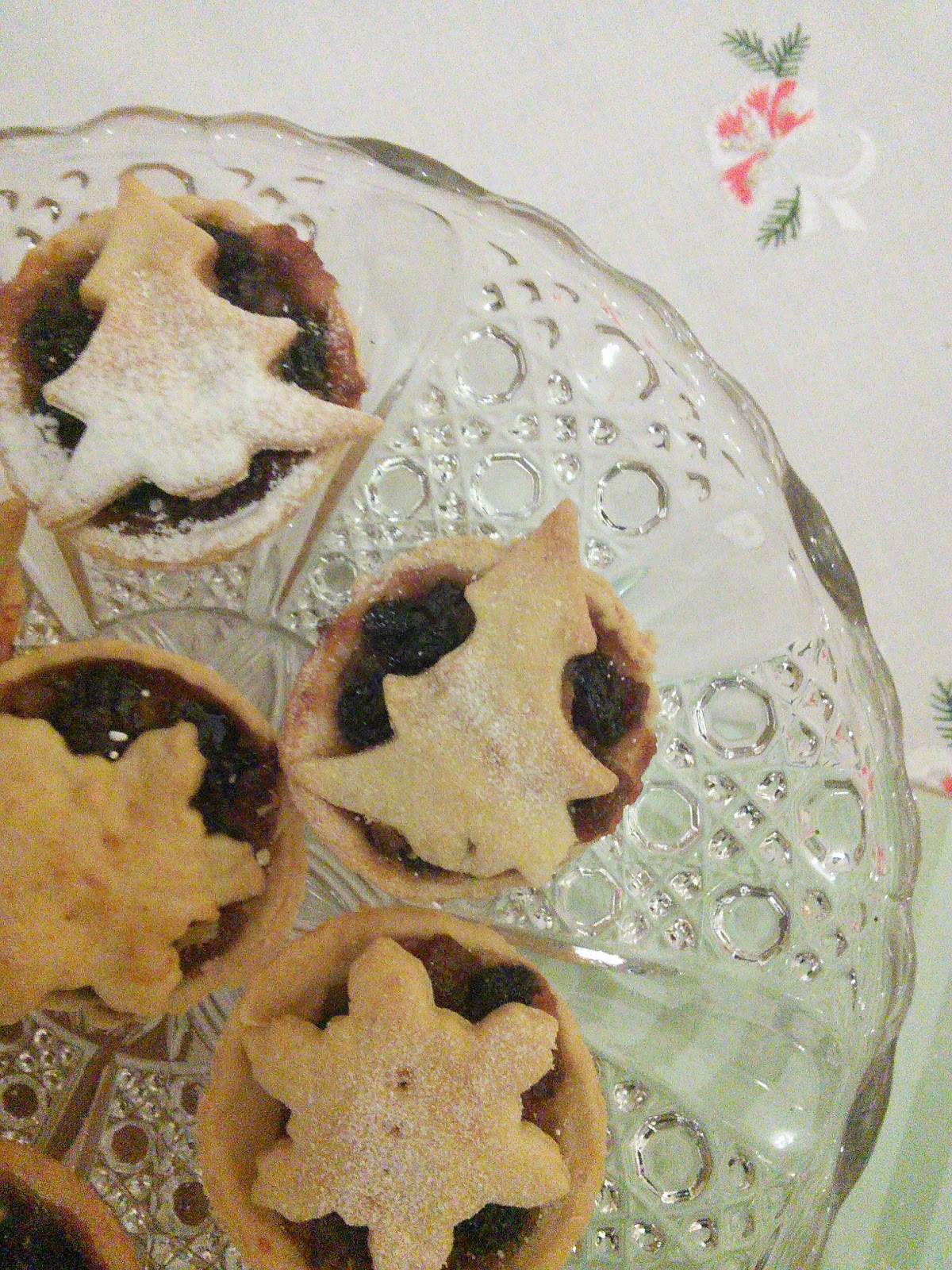 food, cake, christmas www.crafternoonteshostess.co.uk