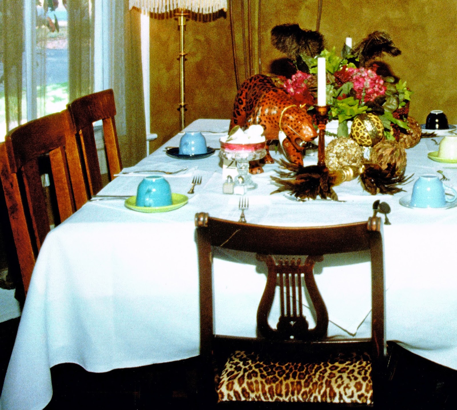 LAVENDER BLUE GARDEN DESIGN THE ROSE GARDEN TEA ROOM AND COURTYARD