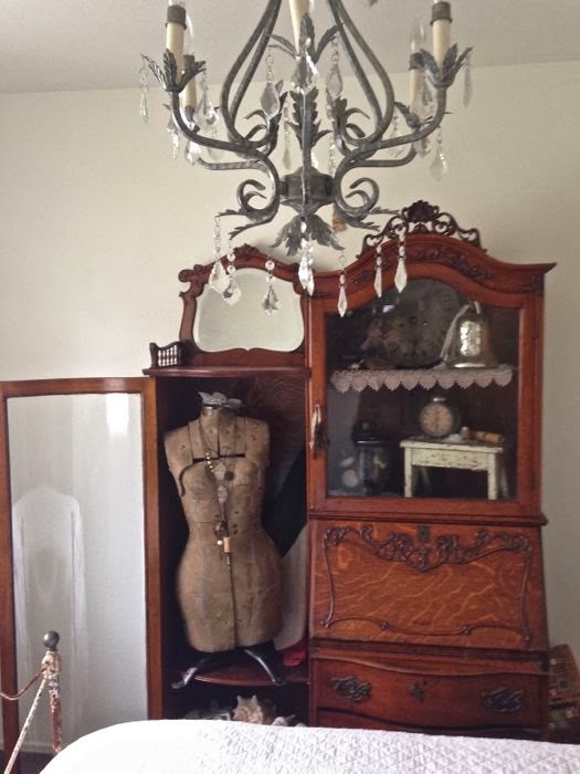 Tricia Everett's Guest Bedroom Vignette The Red Door Antiques Tricia Everett's Guest Bedroom Vignette The Red Door Antiques