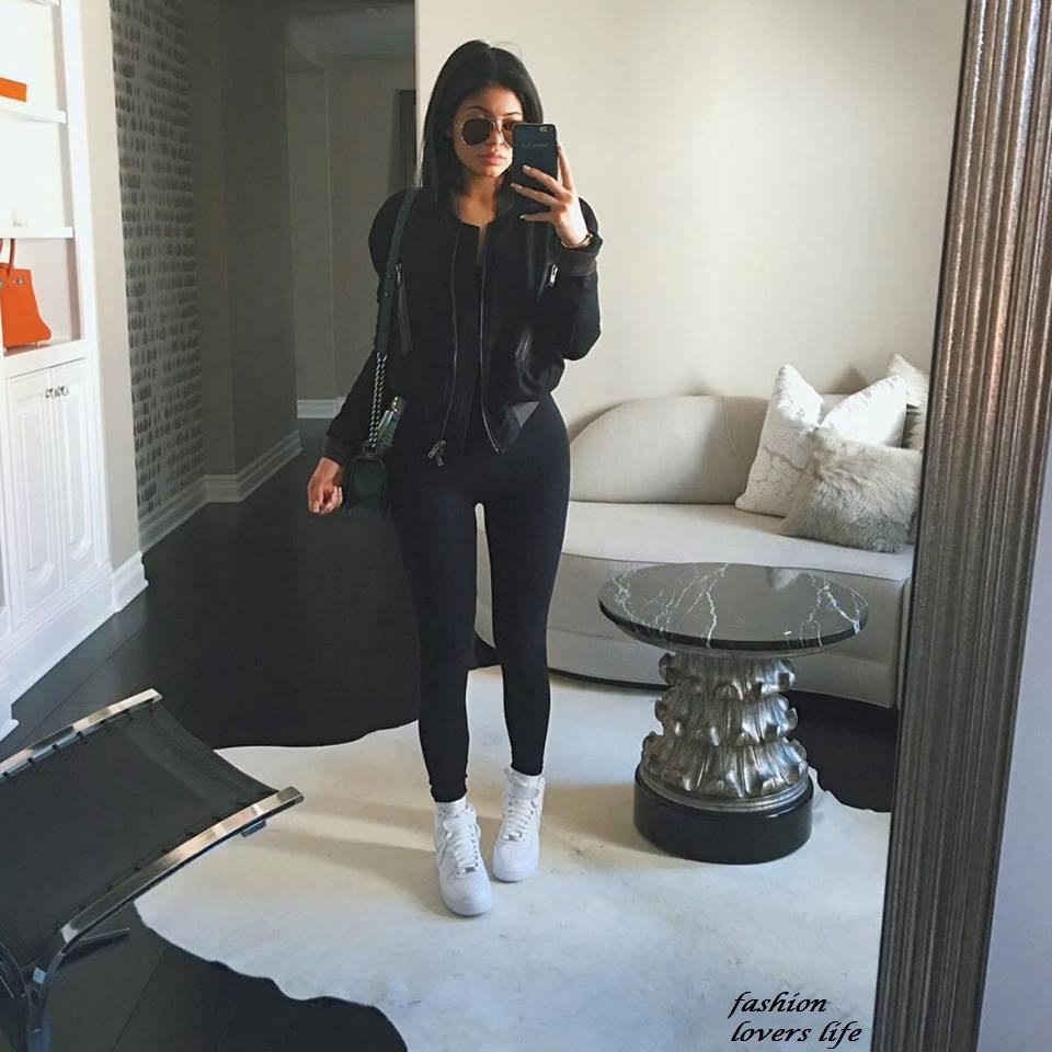 kylie jenner all black outfit