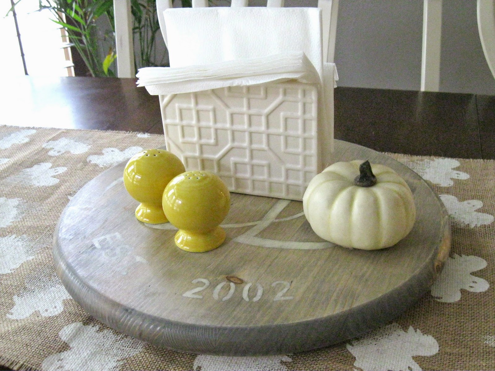 home.made. DIY Lazy Susan