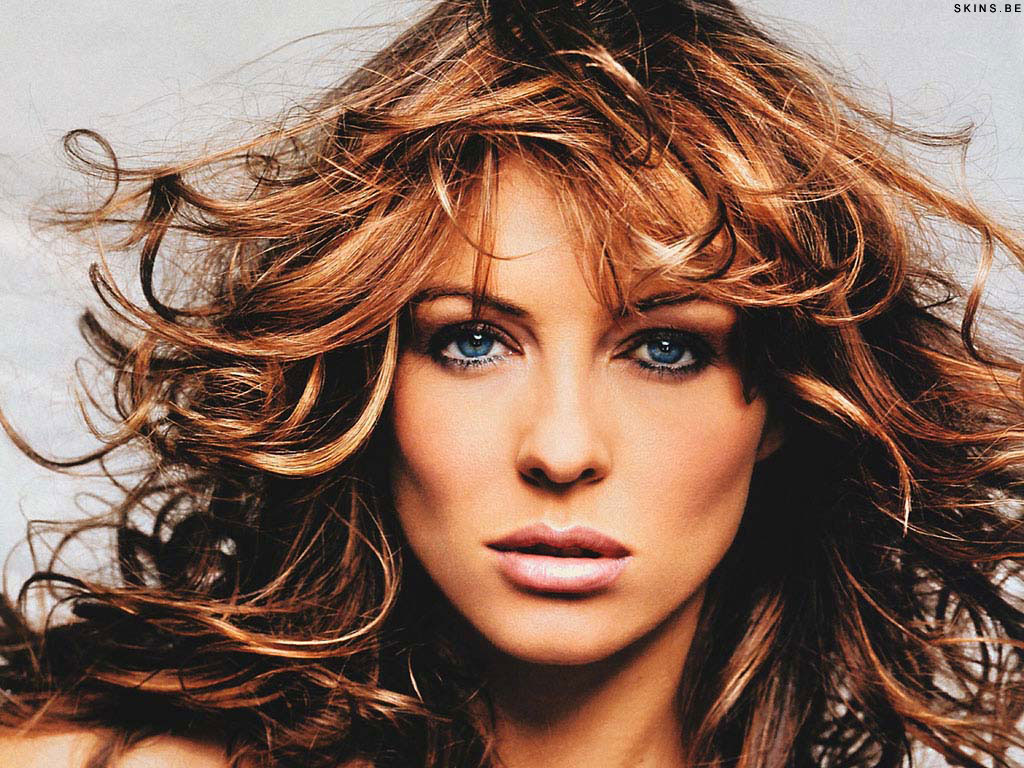 Pictures and Wallpapers of Celebs: Elizabeth Hurley