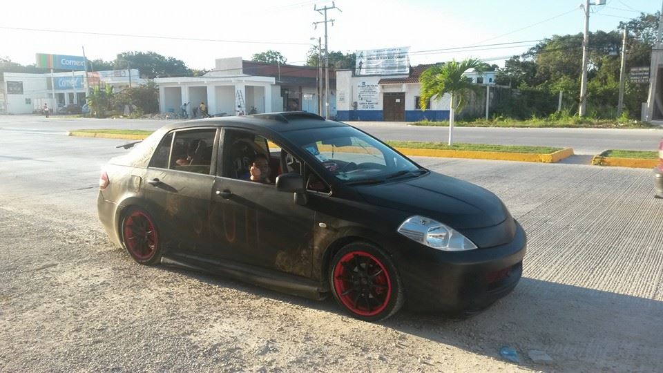 Nissan Tiida снизу