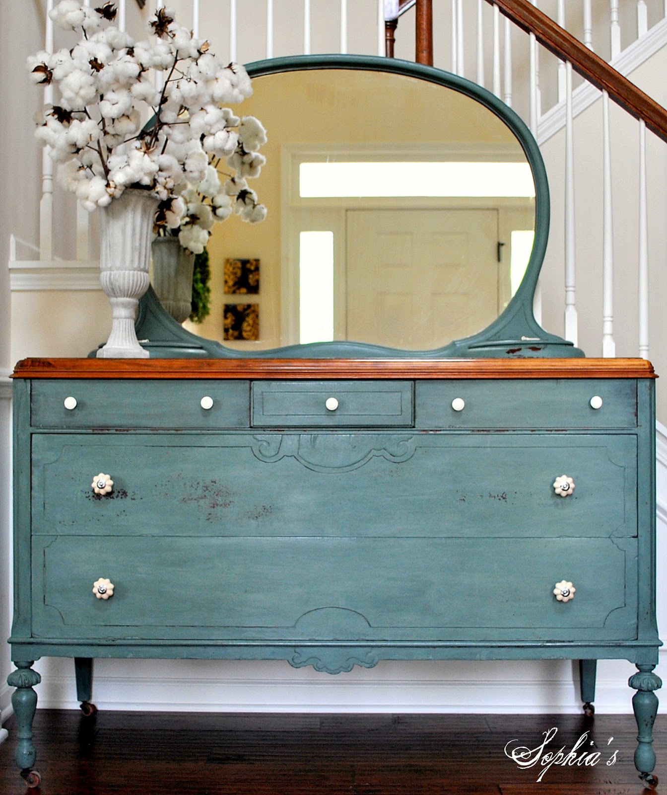 Sophia's: An Antique Bed, Furniture Facelifts and a Blog Hop Party!