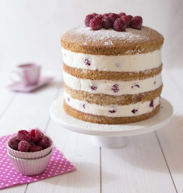Naked cake – Gâteau à étages framboise pistache