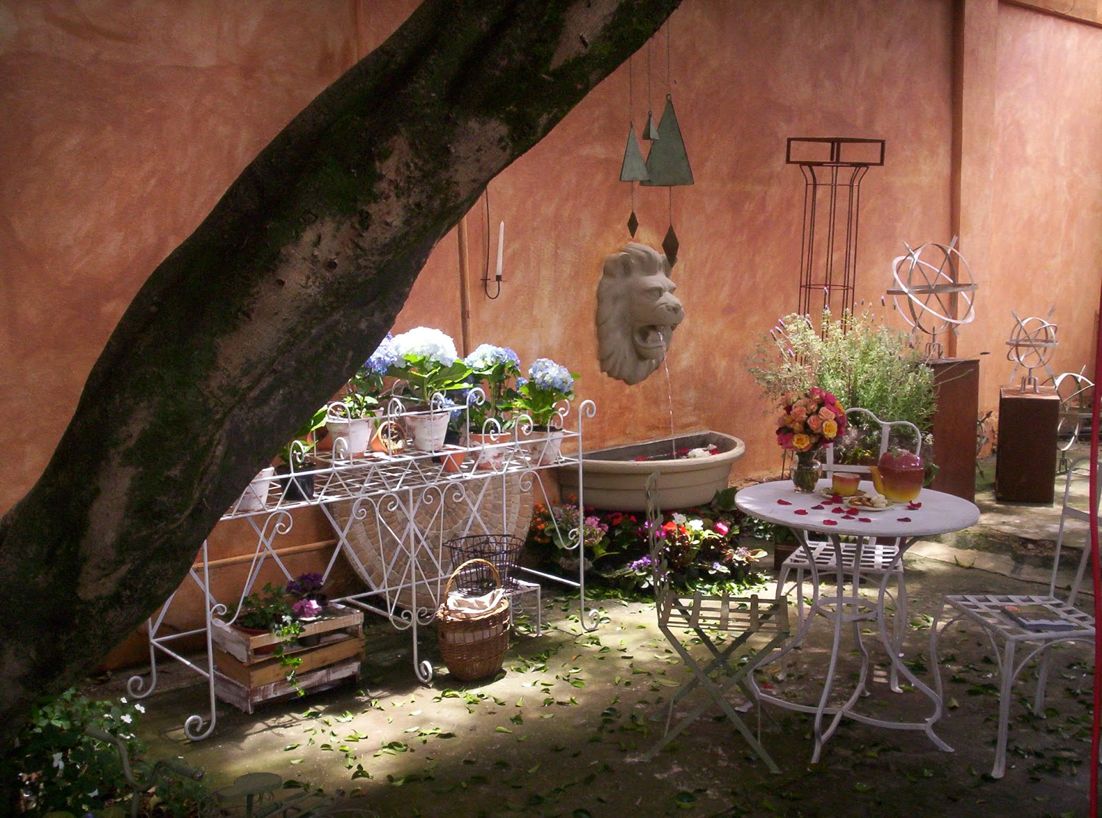 mesa para jardim ferro:floreira provençal e conjunto de mesa e cadeiras de ferro variados mesa para jardim ferro:floreira provençal e conjunto de mesa e cadeiras de ferro variados