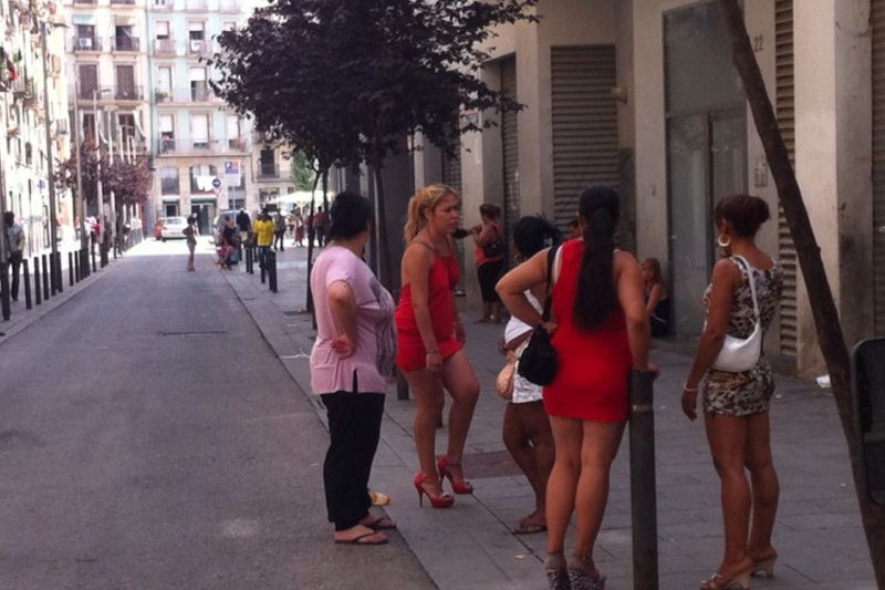 Порно в Барселоне бандита с рыжей нимфоманкой