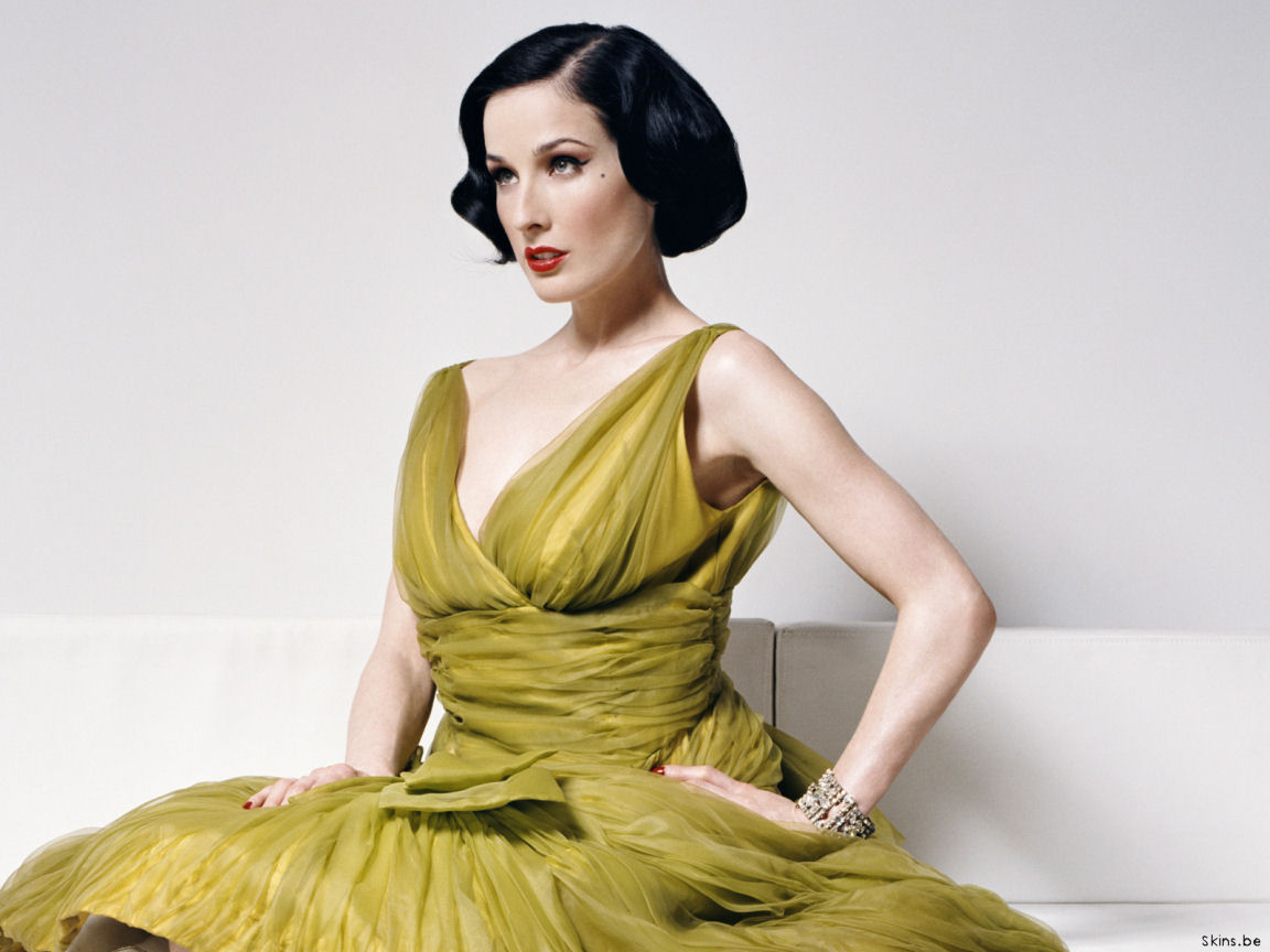 http://4.bp.blogspot.com/-mKlcewMvMlw/TpPNDBQmHYI/AAAAAAAABd8/Ogbe7BG2WXM/s1600/dita-von-teese-1152x864-26760.jpg