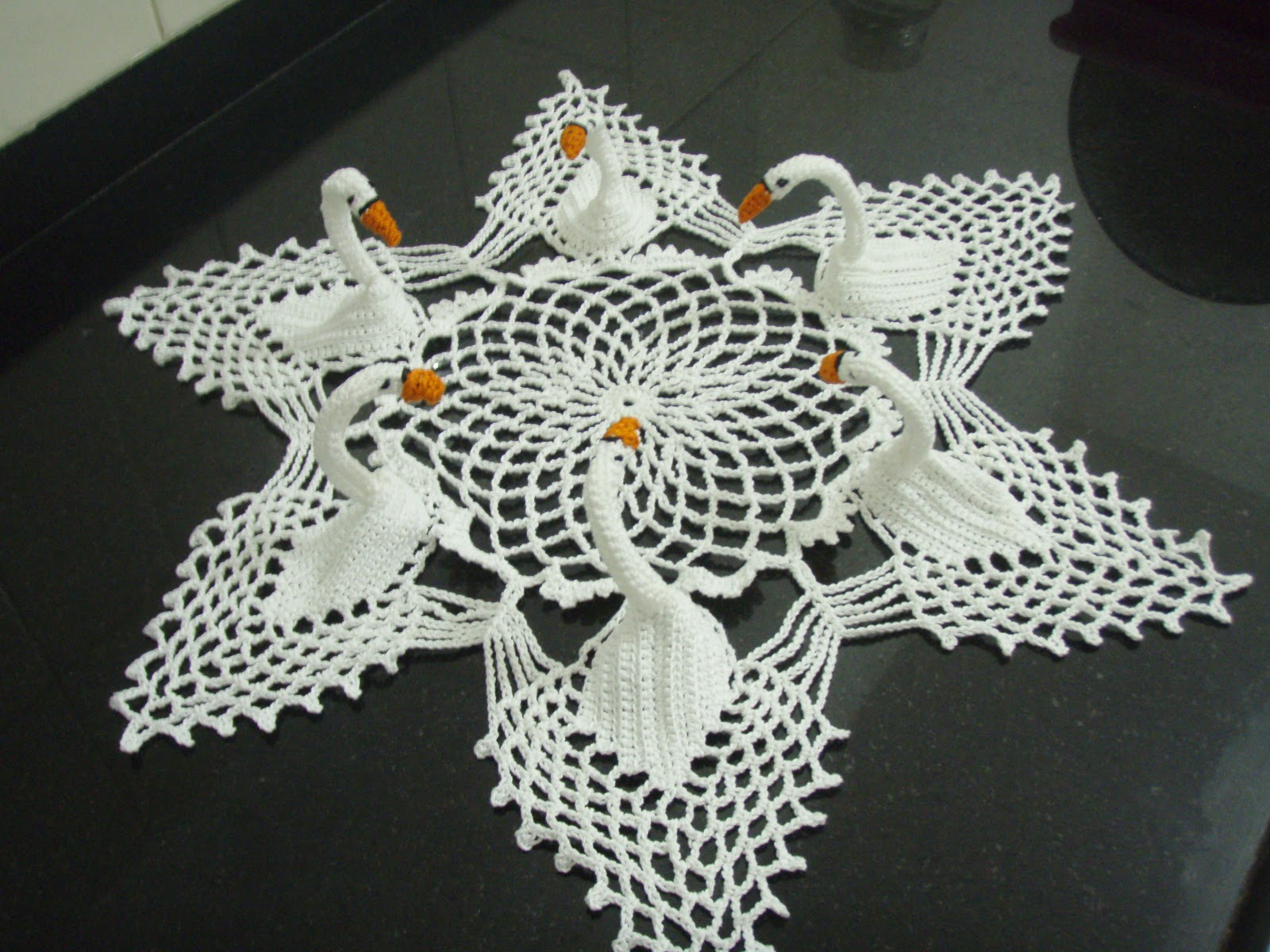 Swan Doily : six swans with orange beaks ~ Joli Creations