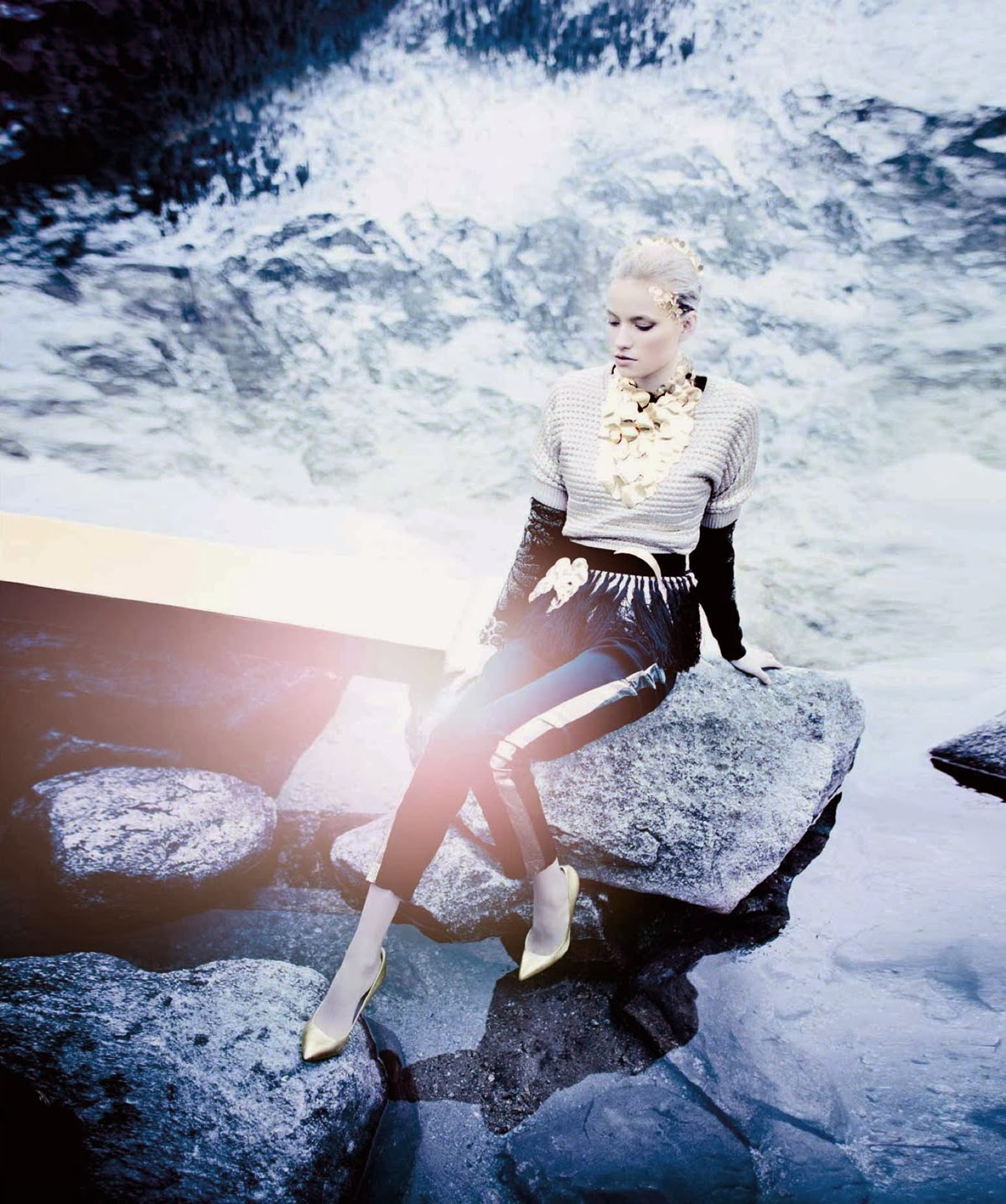 Malwina Garstka Harper’s Bazaar Poland Magazine Photoshoot January/February 2014 Magazine Photoshoot : Malwina Garstka Photoshot by Artur Wesolowski for Harper’s Bazaar Magazine Poland 2014