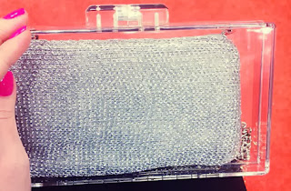 Clutch em acrílico transparente Arezzo verão 2014 clutch em acrílico transparente Arezzo verão 2014