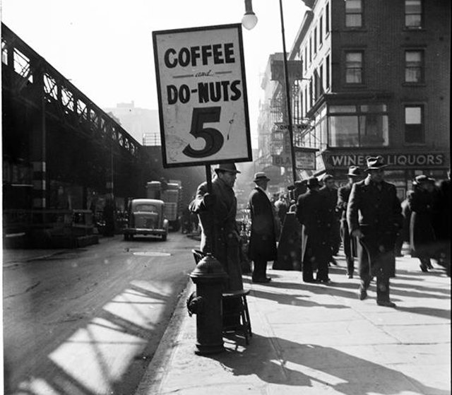 Old Photos of New York City Coffee Shops in the Past vintage everyday