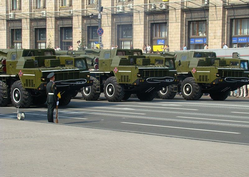 800px-Ukrainian_BM-30_Smerch_rocket_launchers.JPG