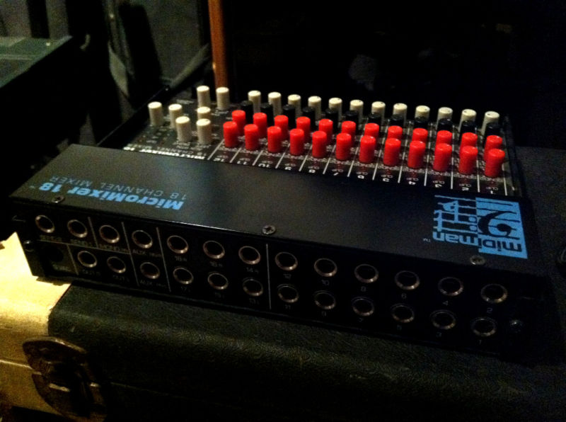 MIDIMAN Synthesizer Keboard Mixer micro mixer 18. via this auction MIDIMAN Synthesizer Keboard Mixer micro mixer 18. via this auction