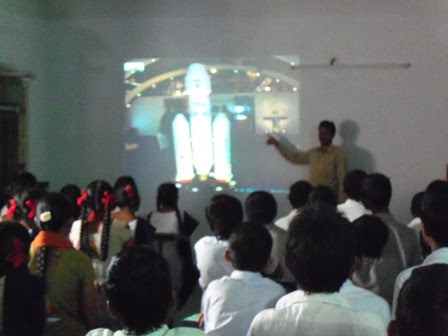 P.S. LESSON TEACHING WITH LCD PROJECTOR