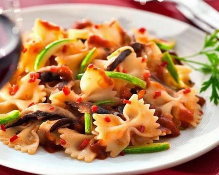 Gravatinha ao Molho de Shitake e Pimenta Gravatinha ao Molho de Shitake e Pimenta (vegana)