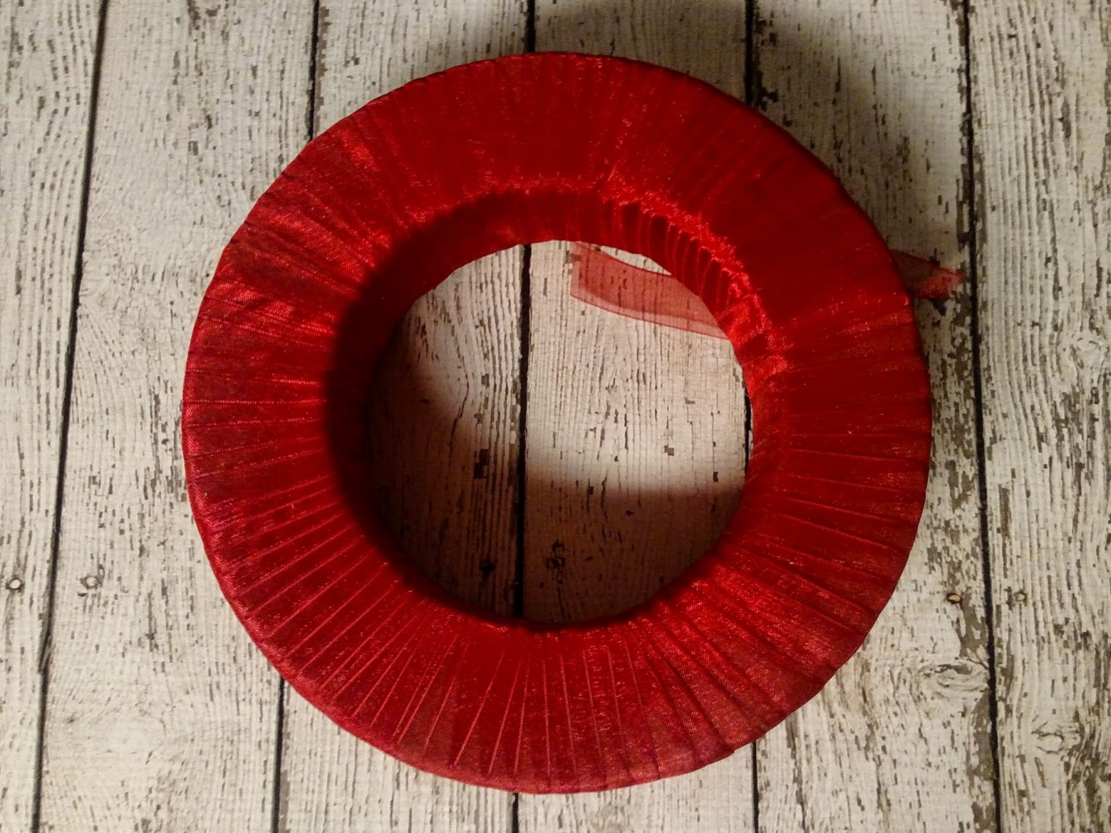 Diy valentines wreath Dollar Tree Crafts: Quick and Easy Valentines Day Ribbon Wreath Rural Mom